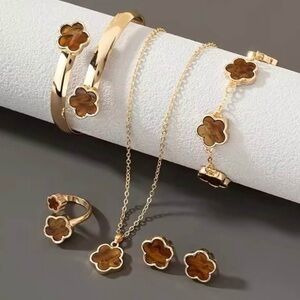 Elegant Gold and Brown Floral Jewelry Set